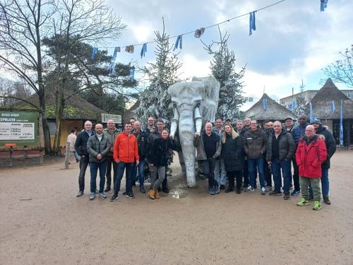 Medewerkers Kemper bekijken Olifantenvallei in Beekse Bergen