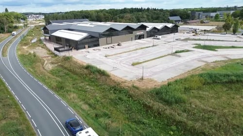 Eigenaar infrabedrijf roemt Kemper bij nieuwbouw tuincentrum in Veldhoven