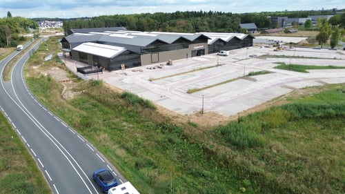 Keerwanden van Kemper bij tuincentrum Veldhoven