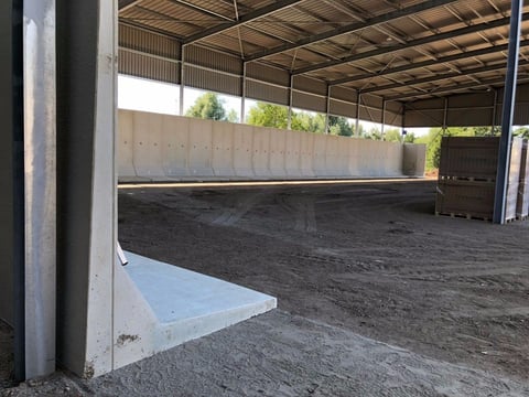 Keerwand voor opslag freesasfalt en mineralen