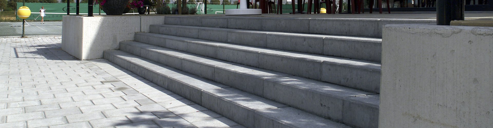 Bloktraptreden1_11920x500