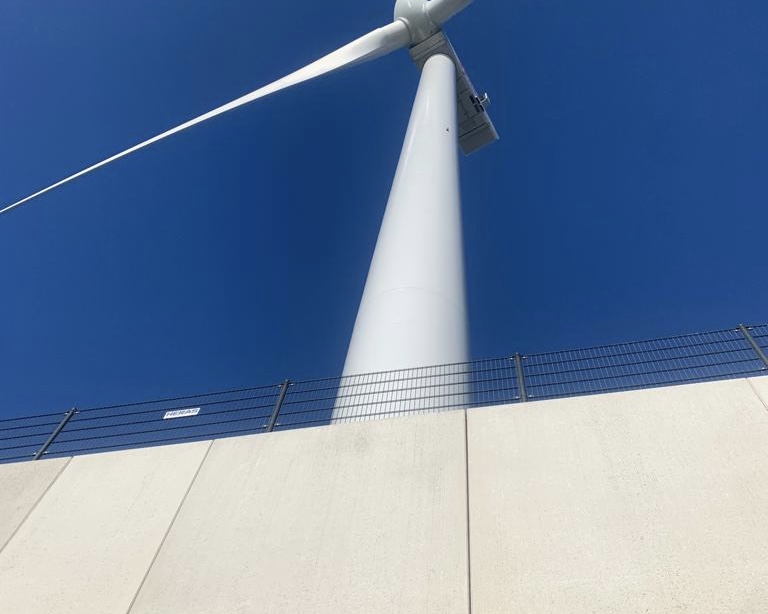 Keerwand bij windmolen